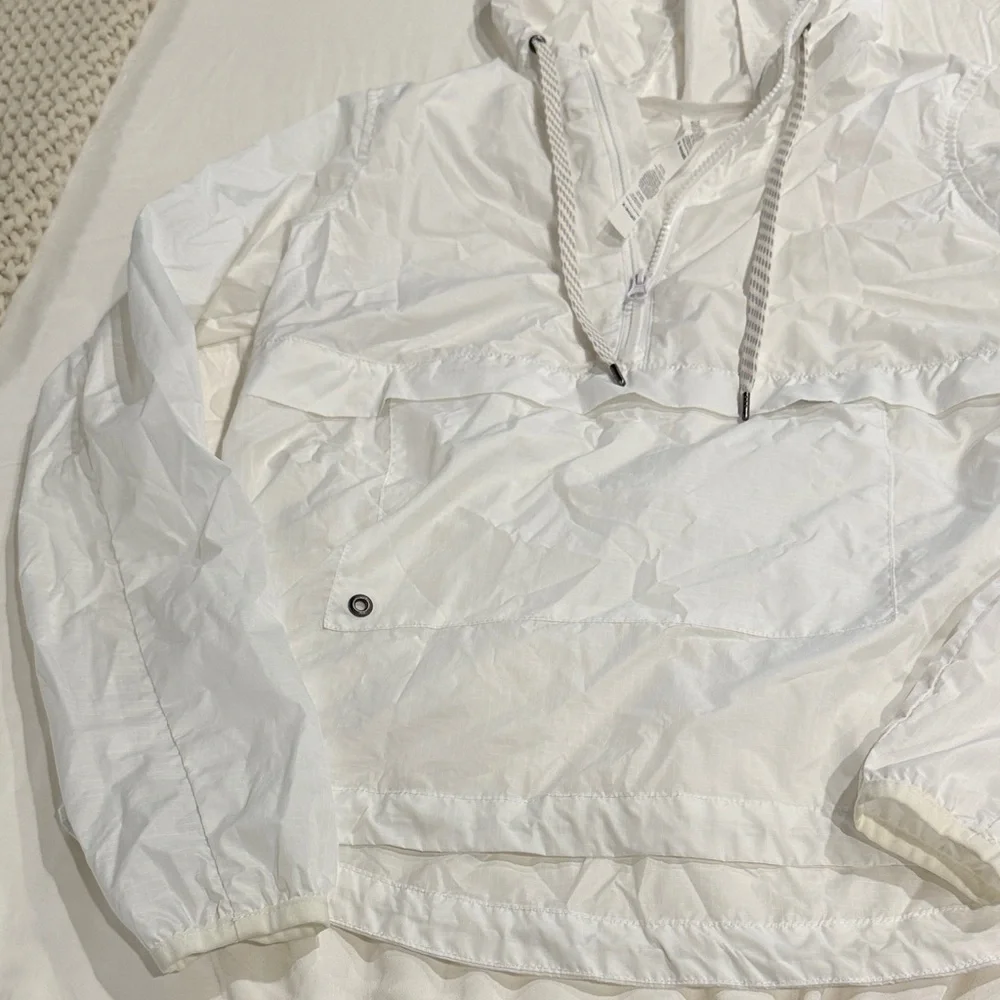 Vuori white wind breaker pullover - Picture 3 of 5